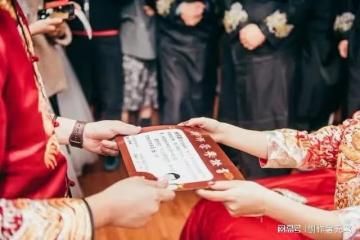 女兒結婚母親不要彩禮，勞動節去趟准婆家，連夜跑回家後取消婚禮