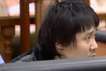 24歲女孩戀愛，28歲男友讓她騙人，她照做不誤：我愛他