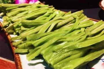 貢菜到底是什麼？它是萵筍嗎？貢菜和萵筍有什麼區別