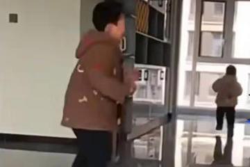 夫妻打拚多年終買房，7歲兒子參觀後開心到蹦蹦跳跳：為他們值得