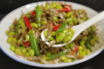 鮮毛豆和它絕配，一盤儘是優質蛋白！沒食慾時炒一盤，撬開你的胃口、特解饞