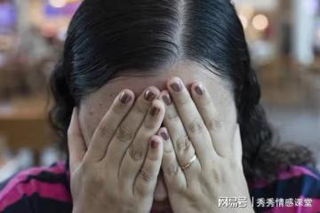 女子剛生完兒子,想吃豬蹄,婆婆嫌貴,丈夫:大度點,鹹菜也很補