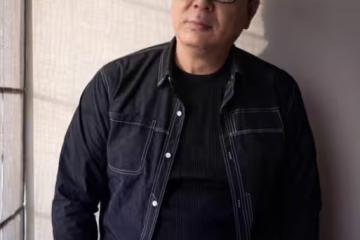 高亞麟曾擔任徐梓鈞導師,她是關曉彤同班同學,比楊紫還小6歲