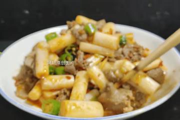 黃瓜絲瓜快靠邊，入夏後這菜使勁吃！和牛肉炒一盤，極致脆嫩、下飯菜頂流