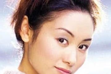 和丈夫雙雙出軌！假裝恩愛17年，她不離婚是為了更好地報復？