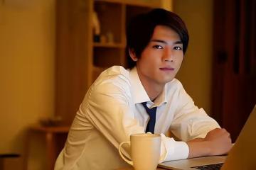 收回老婆的財政大權後，小舅子不朝九晚五了，岳父也進廠打工