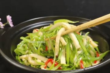 韭菜芹菜靠邊站，夏天這菜敞開吃！隨手炒一盤，祛濕好幫手，又一道好菜上新了