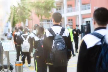 當今最幸福的家庭結構：獨生子娶獨生女，雙方父母又在體制內工作