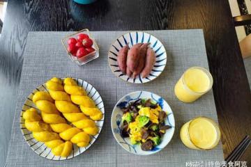 太省事兒！老兩口的養生早餐，蒸一蒸1鍋出2樣，網友：幸福的老頭
