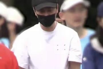 幸好不像馮紹峰！5歲兒子正面照首曝光，圓頭圓臉跟趙麗穎一模一樣
