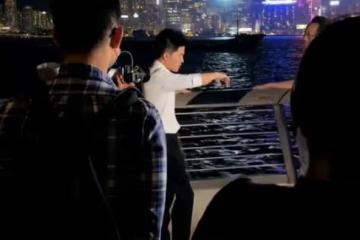 董宇輝香港之行被吐槽：這老六，霍啟剛說普通話，他居然說英語