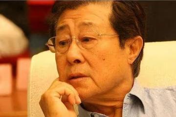 現在92歲的王心剛,又給演藝圈好好上了一課!