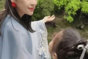 章子怡曬女兒出遊，前夫汪峰：跟老外過日子哪段你忘了？