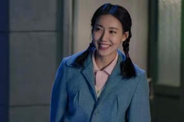 高露曬與女合影，驚現15歲女兒，婚姻狀況引關注，美貌基因強大