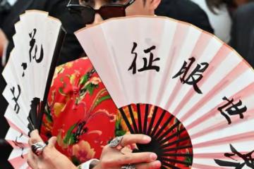 坎城電影節，女星突破自我！個個都敢穿，不再保守，臉上寫滿野心