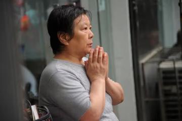 56歲的堂姐癱瘓後，血的教訓告訴我：再有錢，做什麼都要適可而止