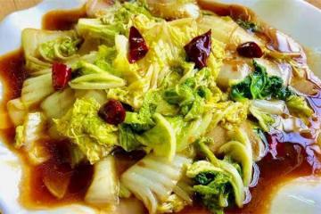 炒白菜記住不要直接下鍋炒,教你飯店不外傳技巧,鮮香入味不出水