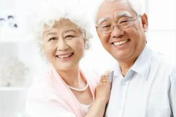 老公孝敬公婆1萬岳父母1千,妻反抗老公怒:有本事自己賺錢孝敬