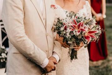 娘家送來10隻土雞，婆婆轉身給女兒，我趕人，婆婆說等我求她回來