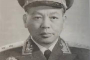 開國中將曾國華返鄉探親,90歲老父親問:長官,你找誰?