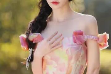 馮提莫小性感照片曝光,粉綠公主裙盡顯甜美風範