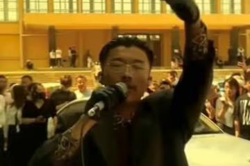 郭有才火了！網傳直播2小時，賺300萬，有人建議關閉打賞功能