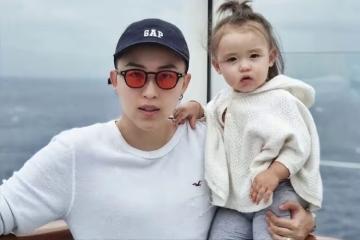 回顧她身家千萬花66萬買五國混血精子，在母親支持下，未婚生兩女
