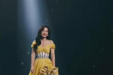 被賈玲的時尚穿搭驚艷到了，她帶火一種穿法黃色禮服紗裙，太美了