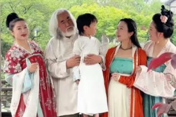 張紀中73歲生日盛宴，杜星霖穿越主題驚喜，老夫少妻恩愛非常