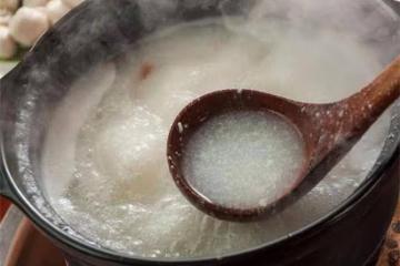 熬粥放點鹼好不好？燒心反酸的人可以試一試