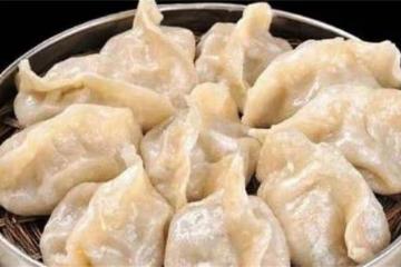 蒸餃子用熱水還是冷水？教你正確做法，皮軟餡香涼不硬