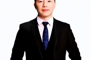 2019年男子偷偷整容成帥哥,四年不管妻兒,直言:她已經配不上我