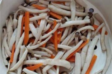 蟹味菇需要焯水嗎？大廚教你新做法，鮮香滑嫩，營養美味