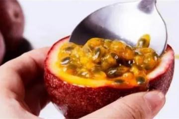 百香果的黑籽是吞還是嚼碎?百香果籽可以吃的嗎?