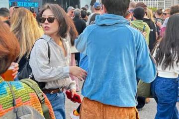 36歲馬思純與男友定居國外！戴著婚戒疑已結婚，一起看球賽感情好