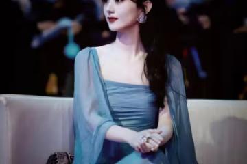 趙麗穎不愧為拚命三娘,拍新劇身材又暴瘦,蝴蝶結白裙少女感十足
