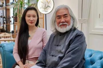 張紀中夫婦街頭嘗鮮，綠豆雪糕竟成焦點，富人生活細節引熱議