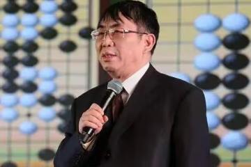 聶衛平經歷3次婚姻，最小的相差23歲，菸酒不離身無肉不成歡！