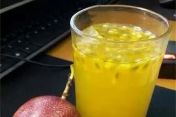 教你百香果泡水好喝的做法,步驟詳細,製作簡單,來一杯好喝極了