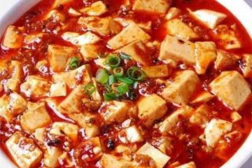 麻婆豆腐原來這麼簡單，大廚教你技巧，香嫩入味，不放肉照樣好吃