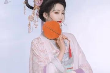關曉彤開公司,簽顏值低藝人,網友戲稱自己都沒整明白還帶新人