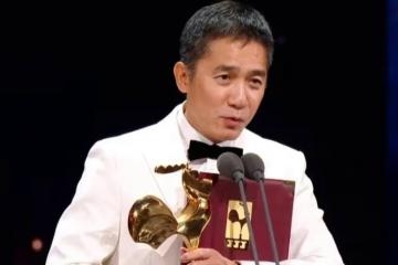梁朝偉憑藉一部爛片《無名》獲獎，面無表情就是內心豐富，誰管演得好不好？