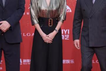 章子怡的氣場穿搭，如何成為時尚潮流引領者？