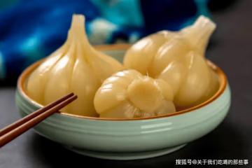 腌糖蒜只放糖和醋，難怪不好吃！只需多加2味，酸爽脆口，放得久