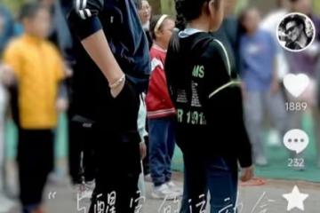 汪峰參加女兒學校運動會，8歲醒醒長高不少，露正臉和爸爸長超像