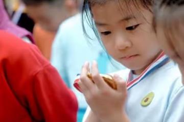 汪峰親子運動!森林北同行,8歲醒醒正臉曝光,不像章子怡太意外