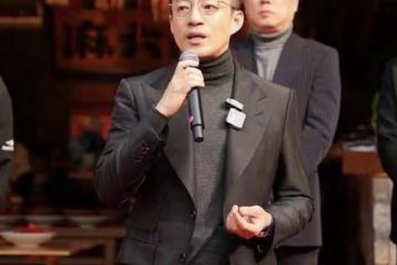 坑爹!汪小菲直播兒子「砸場」,直言產品不好吃,父子倆鬥智斗勇