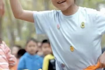 汪峰陪女兒！醒醒正臉曝光不像章子怡，森林北被新疆文旅踢出局