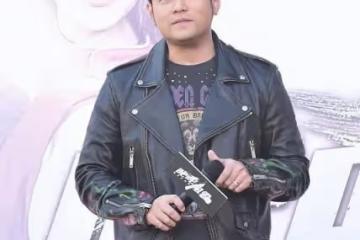 周杰倫被曝呼吸不暢,早前一直受強直性脊柱炎困擾,昆凌:沒事了