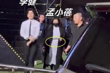 49歲李健喜當爹？後悔選擇丁克，孟小蓓半年胖30斤疑懷孕6個月